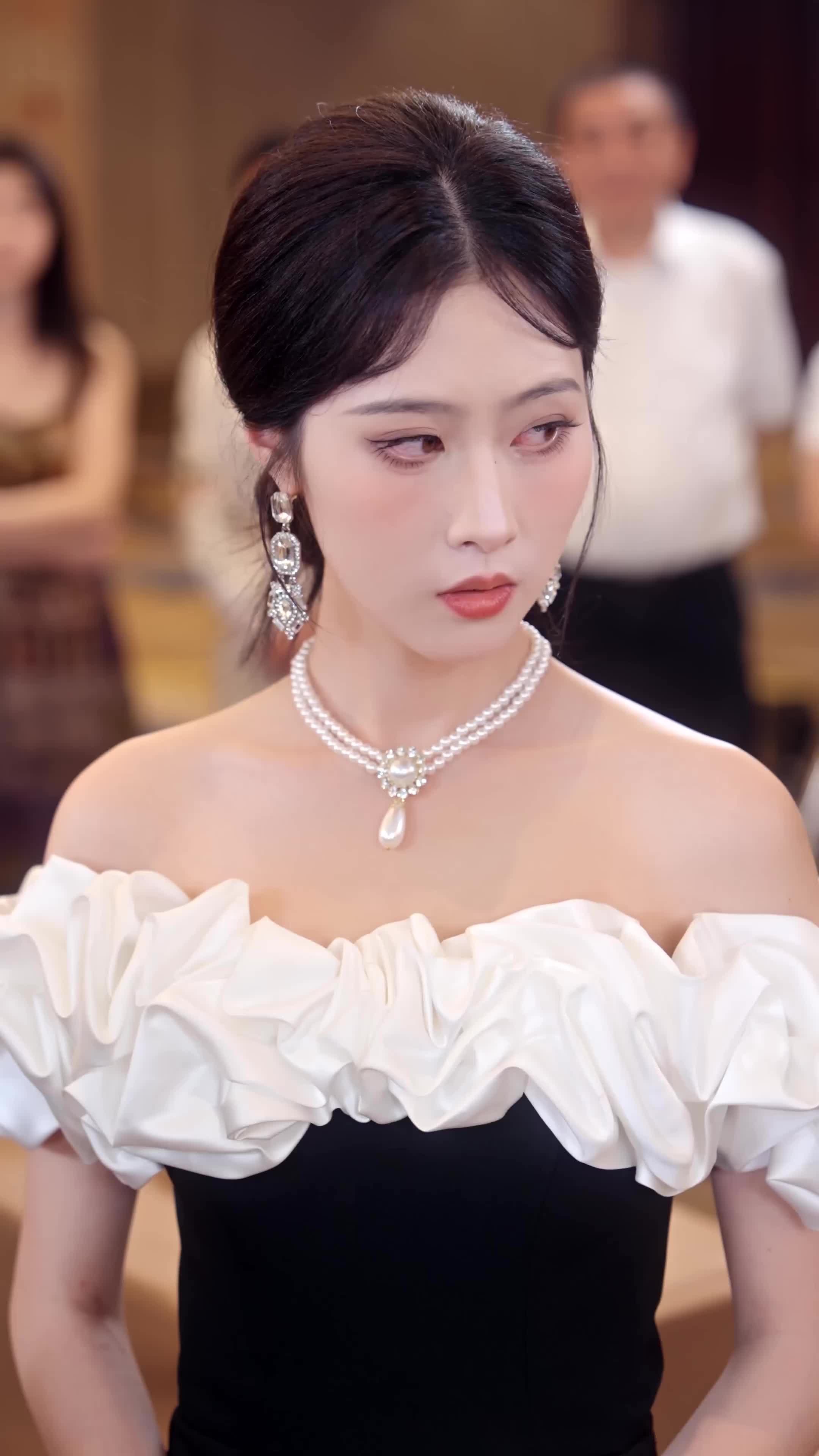 الحلقة 37 - الزوج الصغير العاشق يحبني بجنون